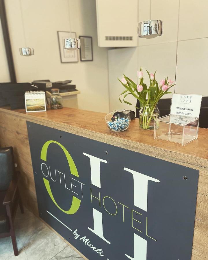 Outlet Hotel Метцинген Экстерьер фото