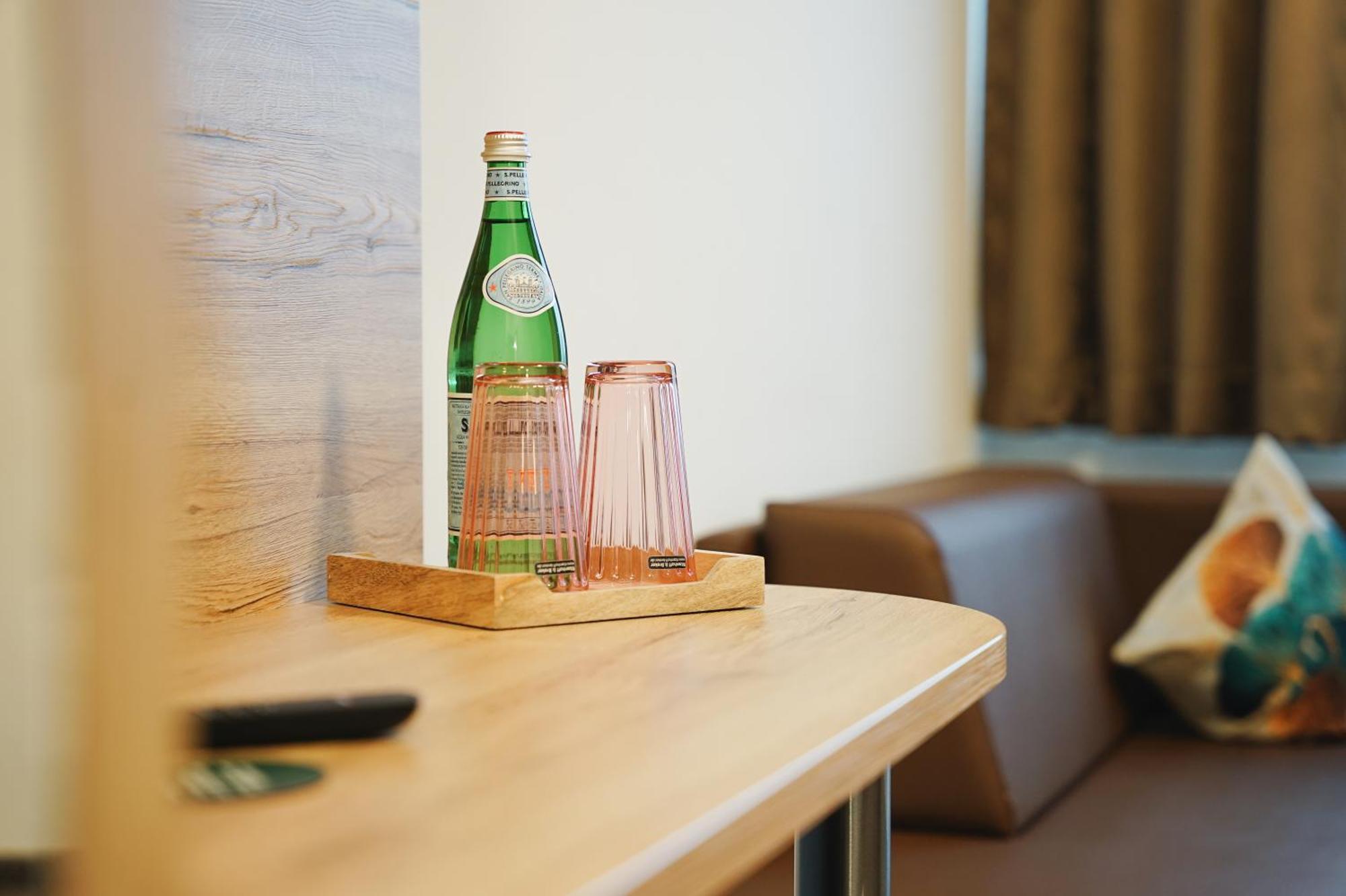 Outlet Hotel Метцинген Экстерьер фото