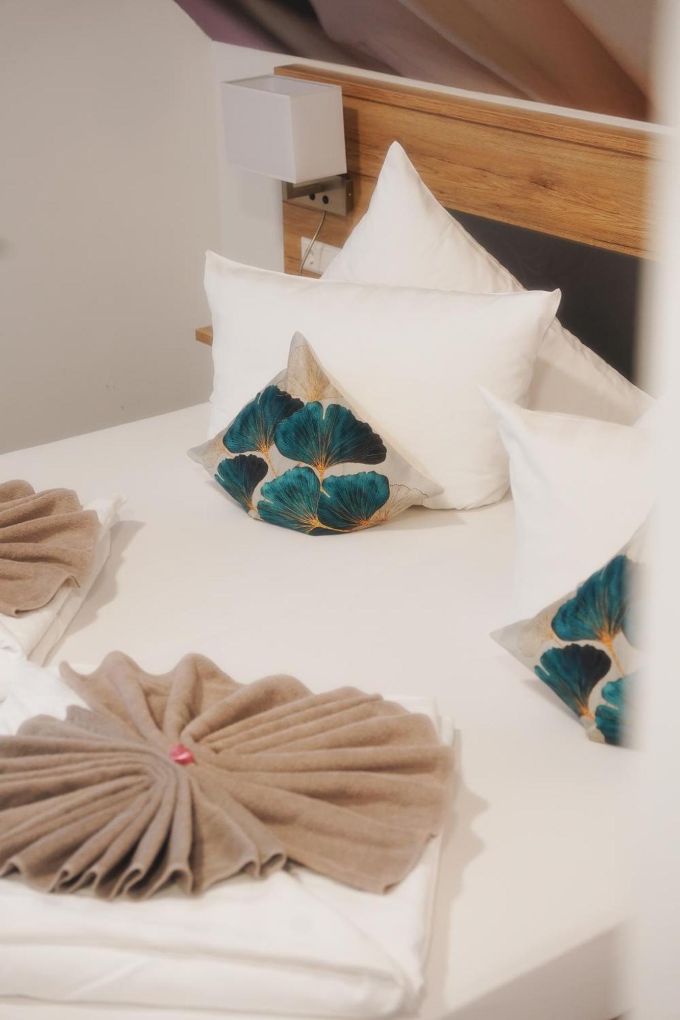 Outlet Hotel Метцинген Экстерьер фото
