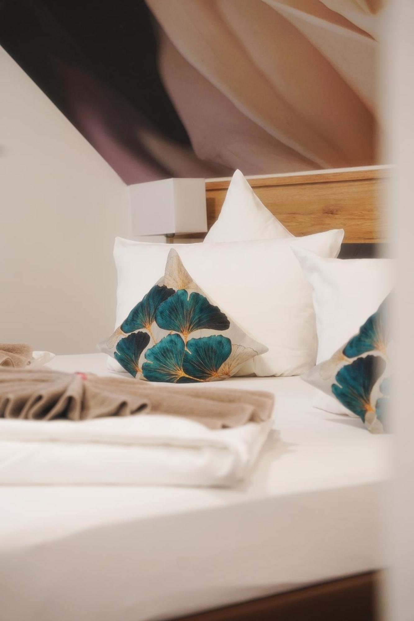 Outlet Hotel Метцинген Экстерьер фото